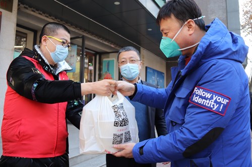 “疫”起行动，情暖“医”线——华润万家开展抗疫工作者暖冬活动