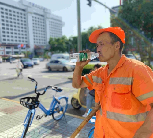 免费！自取！“爱心冰箱”再现西安街头