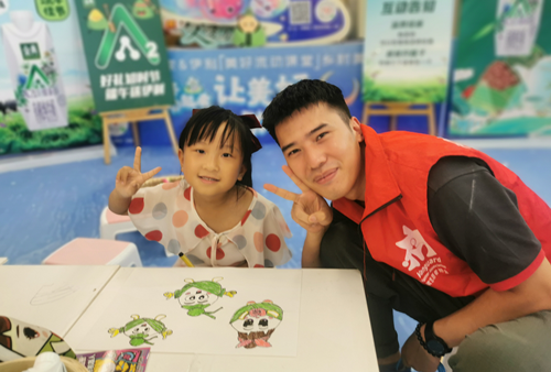 华润万家“美好流动课堂”文创义卖，点亮乡村美育未来